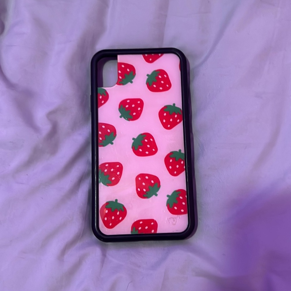 Strawberry wildflower xr case